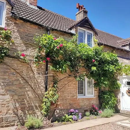 Rural Cottage With Wood Fired Hot Tub Letwell Exterior photo