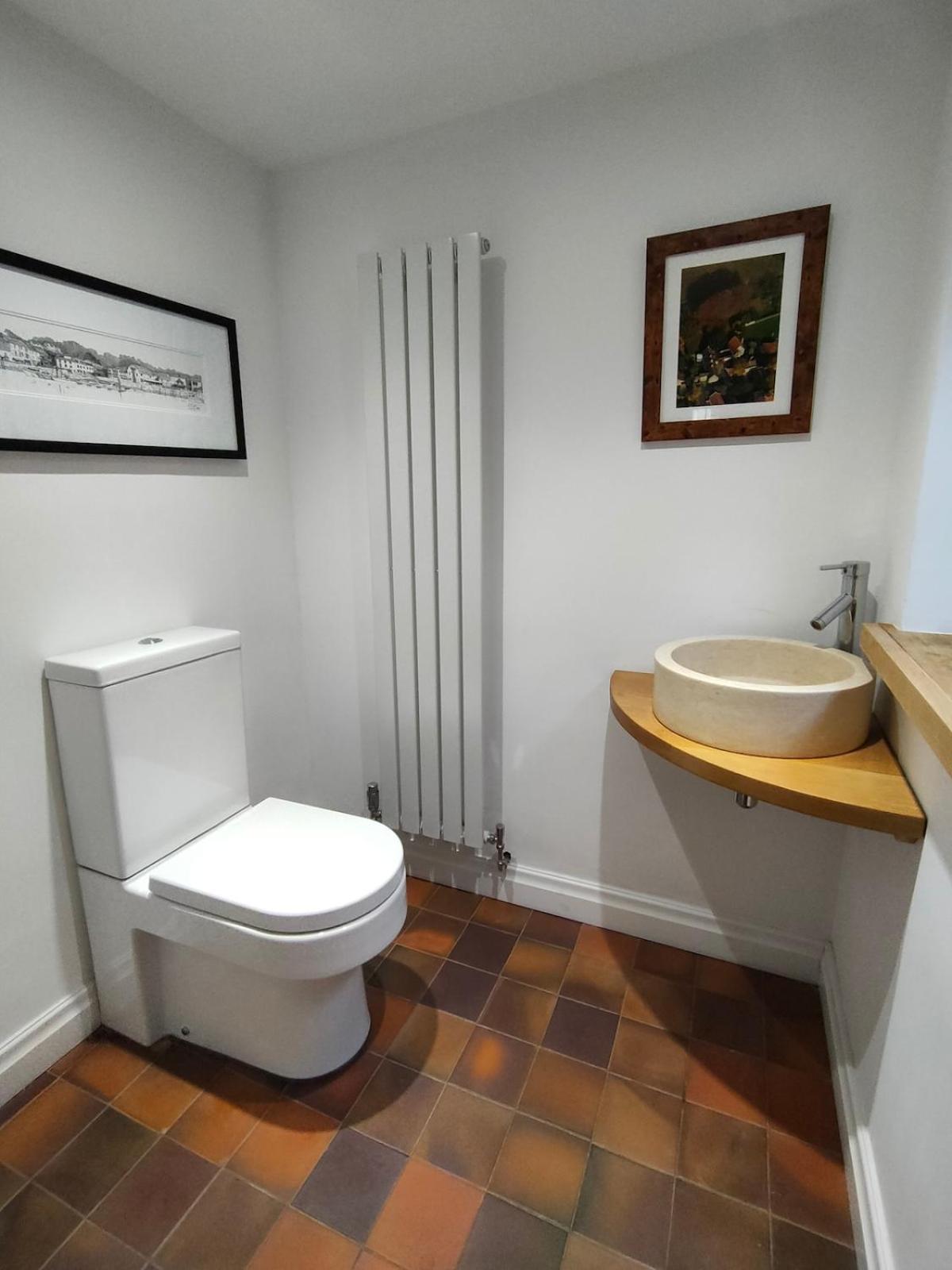 Rural With Wood Fired Hot Tub Holiday home Letwell